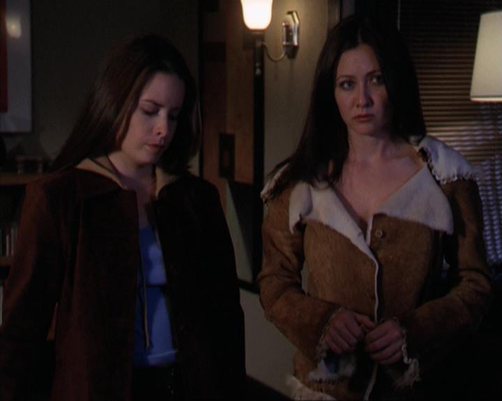 Charmed-Online-dot-net_309SleuthingWithTheEnemy1913.jpg