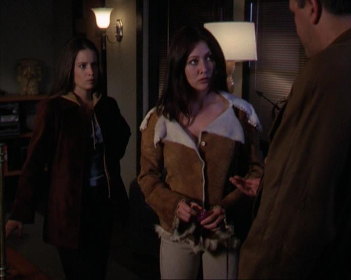 Charmed-Online-dot-net_309SleuthingWithTheEnemy1921.jpg