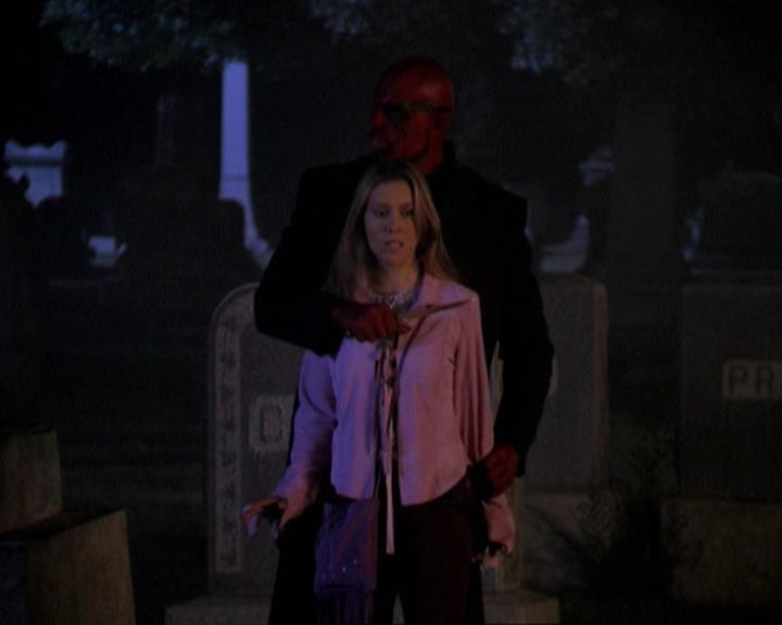 Charmed-Online-dot-net_309SleuthingWithTheEnemy1943.jpg