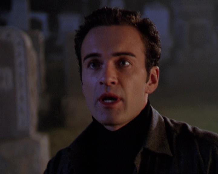 Charmed-Online-dot-net_309SleuthingWithTheEnemy2000.jpg