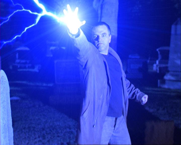 Charmed-Online-dot-net_309SleuthingWithTheEnemy2098.jpg