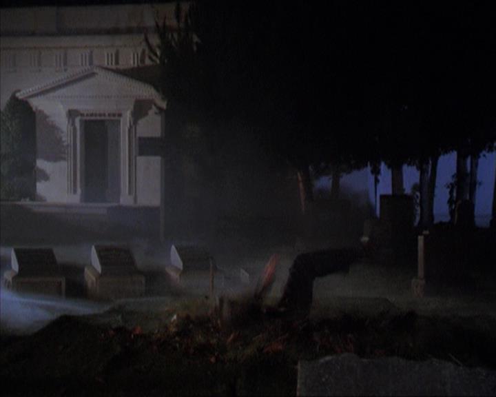 Charmed-Online-dot-net_309SleuthingWithTheEnemy2100.jpg Charmed-Online-dot-net_309SleuthingWithTheEnemy2100.jpg