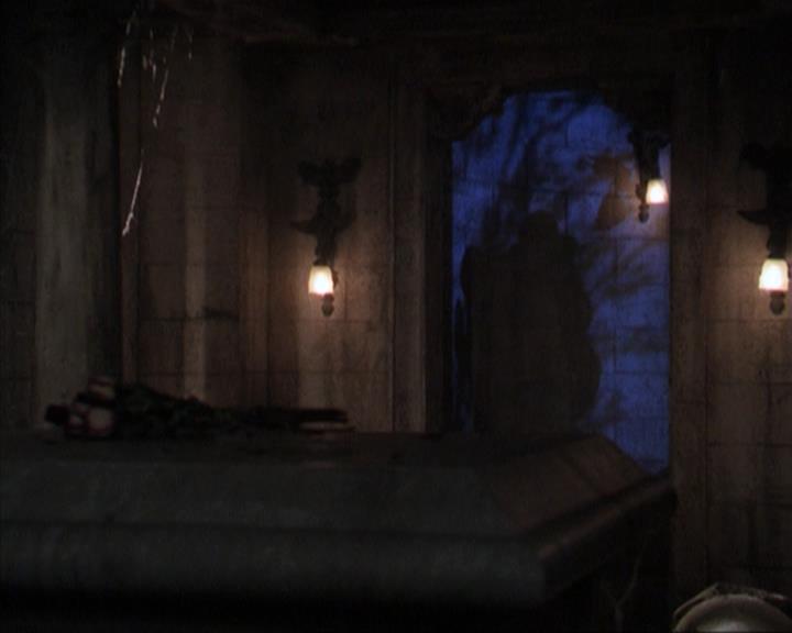Charmed-Online-dot-net_309SleuthingWithTheEnemy2114.jpg