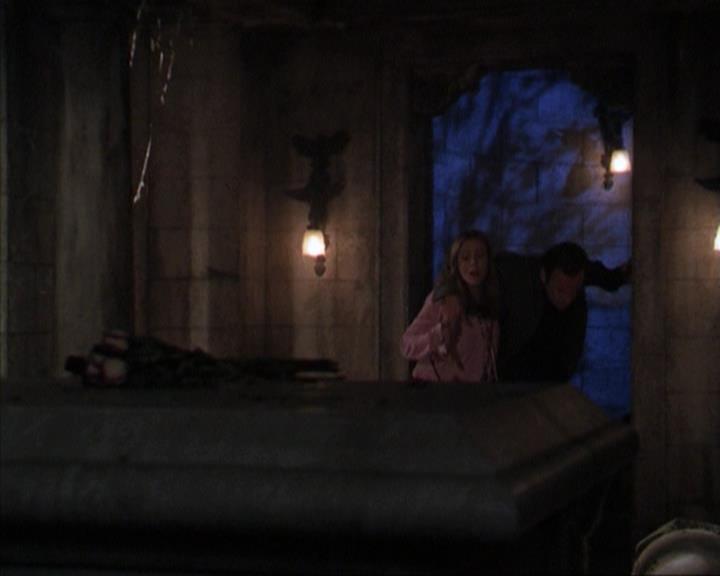 Charmed-Online-dot-net_309SleuthingWithTheEnemy2116.jpg