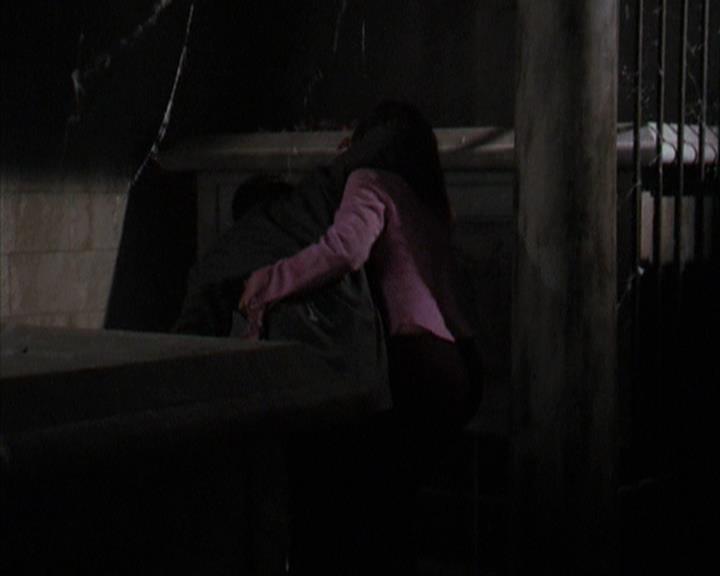 Charmed-Online-dot-net_309SleuthingWithTheEnemy2124.jpg