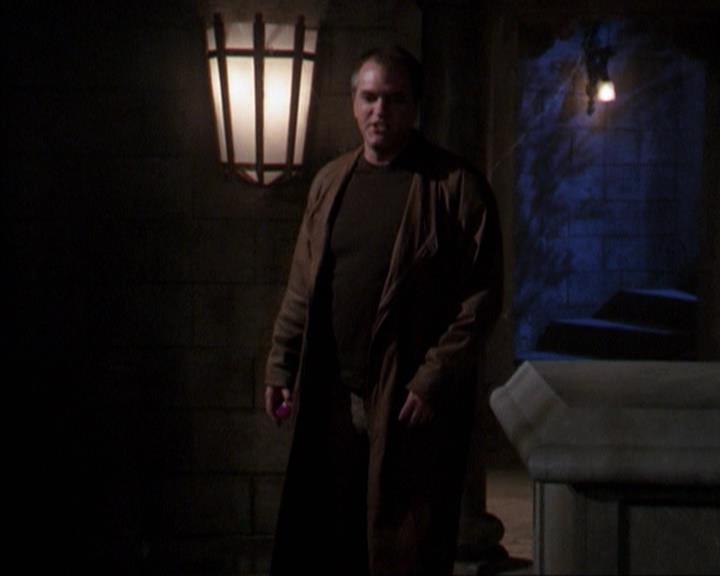 Charmed-Online-dot-net_309SleuthingWithTheEnemy2137.jpg