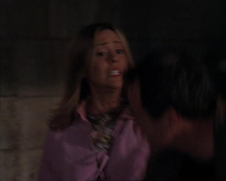 Charmed-Online-dot-net_309SleuthingWithTheEnemy2151.jpg