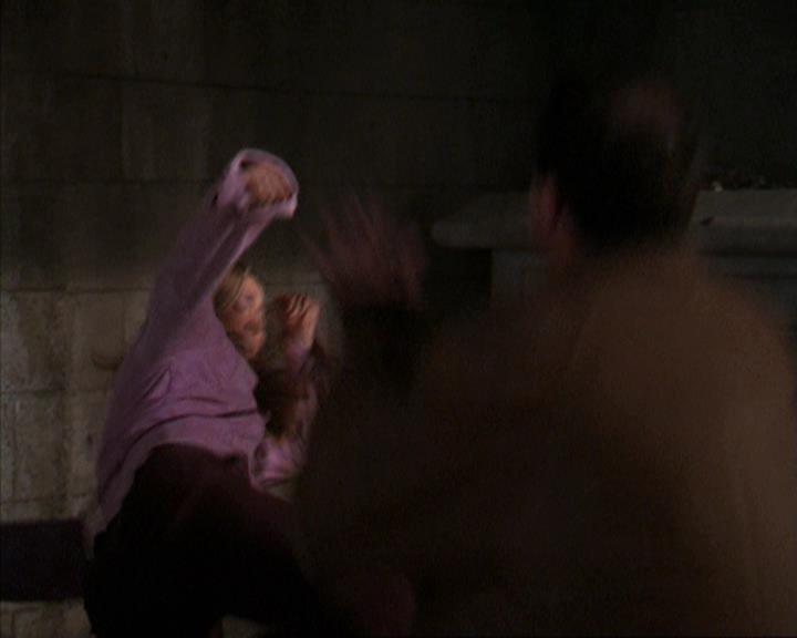 Charmed-Online-dot-net_309SleuthingWithTheEnemy2156.jpg Charmed-Online-dot-net_309SleuthingWithTheEnemy2156.jpg