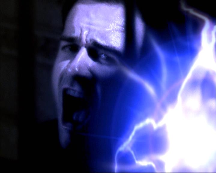 Charmed-Online-dot-net_309SleuthingWithTheEnemy2165.jpg