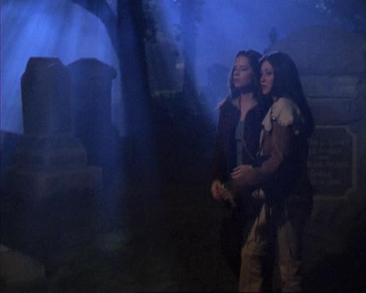 Charmed-Online-dot-net_309SleuthingWithTheEnemy2190.jpg