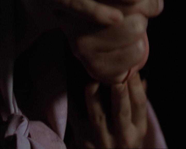 Charmed-Online-dot-net_309SleuthingWithTheEnemy2236.jpg