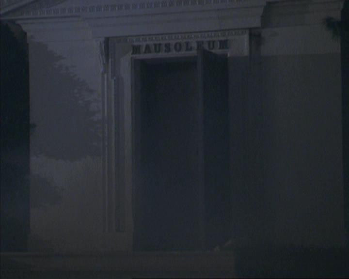 Charmed-Online-dot-net_309SleuthingWithTheEnemy2246.jpg