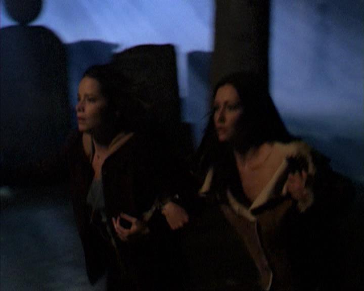 Charmed-Online-dot-net_309SleuthingWithTheEnemy2248.jpg