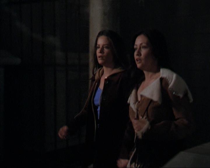 Charmed-Online-dot-net_309SleuthingWithTheEnemy2281.jpg