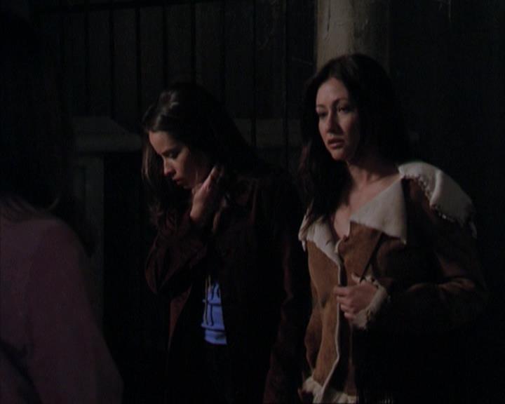 Charmed-Online-dot-net_309SleuthingWithTheEnemy2286.jpg