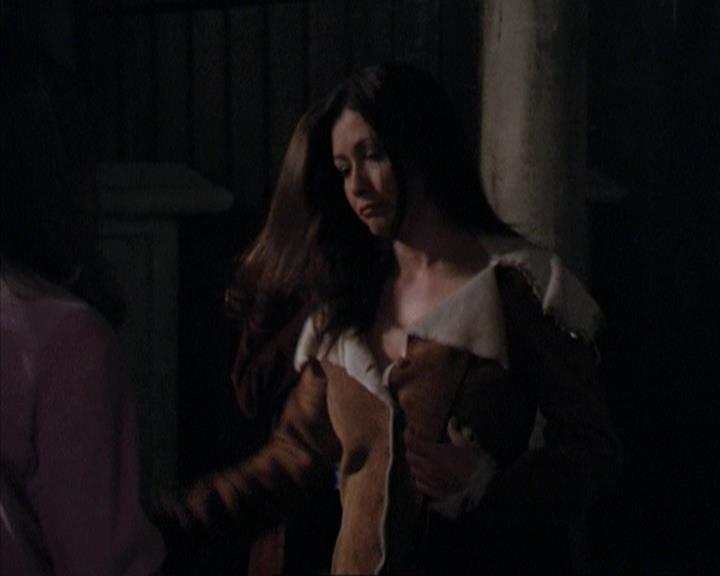 Charmed-Online-dot-net_309SleuthingWithTheEnemy2290.jpg