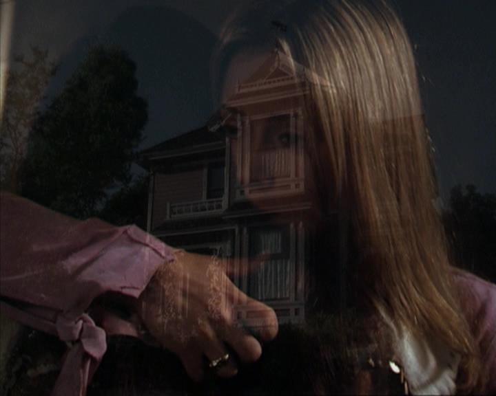 Charmed-Online-dot-net_309SleuthingWithTheEnemy2297.jpg