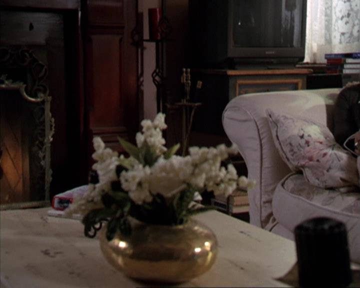 Charmed-Online-dot-net_309SleuthingWithTheEnemy2304.jpg Charmed-Online-dot-net_309SleuthingWithTheEnemy2304.jpg