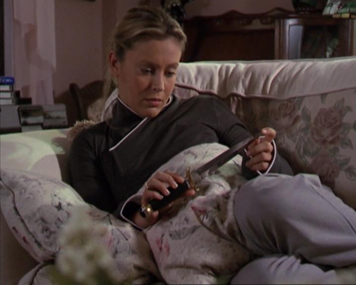 Charmed-Online-dot-net_309SleuthingWithTheEnemy2314.jpg