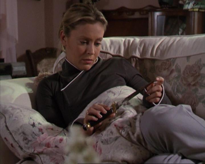 Charmed-Online-dot-net_309SleuthingWithTheEnemy2315.jpg