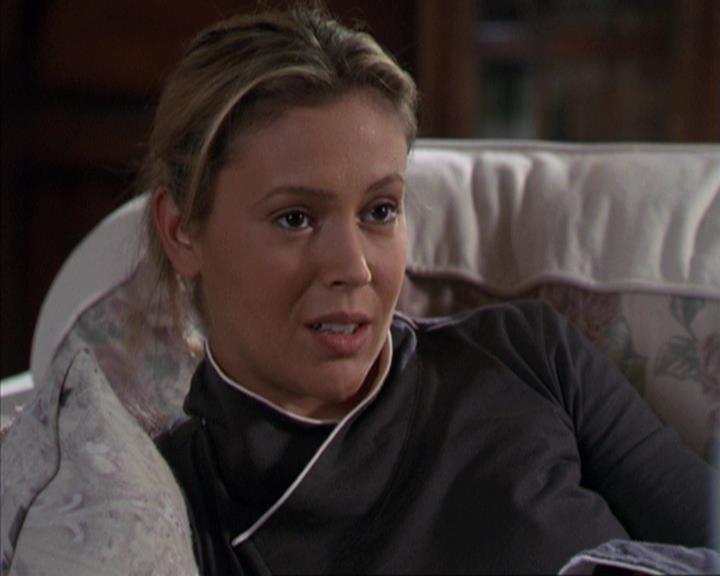 Charmed-Online-dot-net_309SleuthingWithTheEnemy2331.jpg