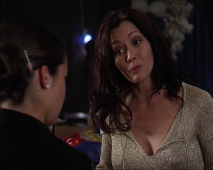 Charmed-Online-dot-309CoyotePiper0972.jpg