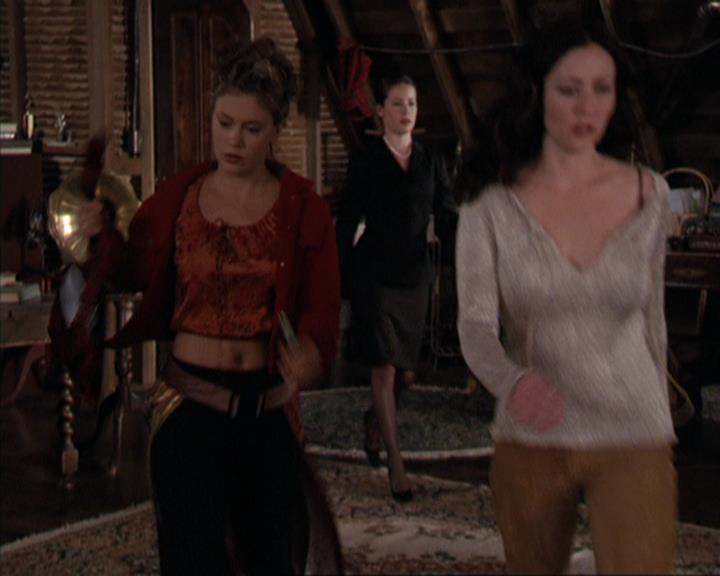 Charmed-Online-dot-309CoyotePiper1461.jpg