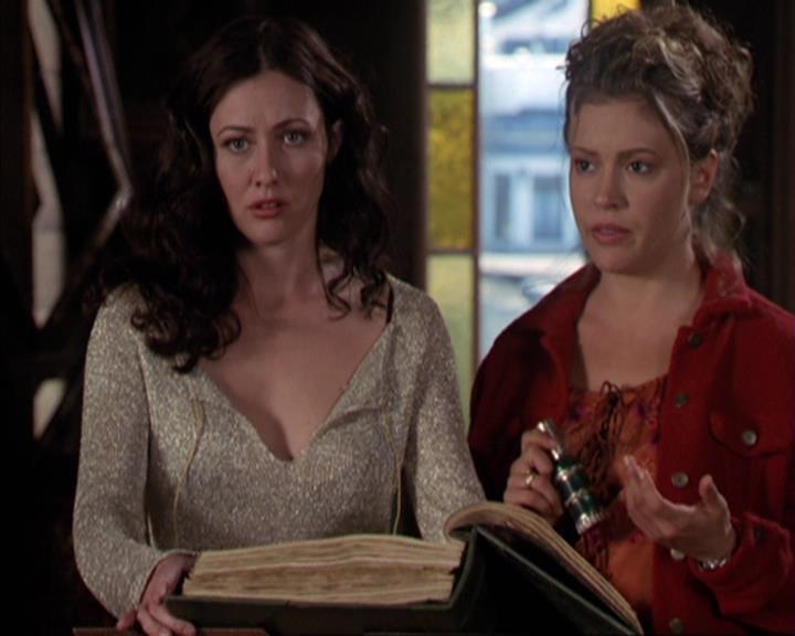 Charmed-Online-dot-309CoyotePiper1471.jpg