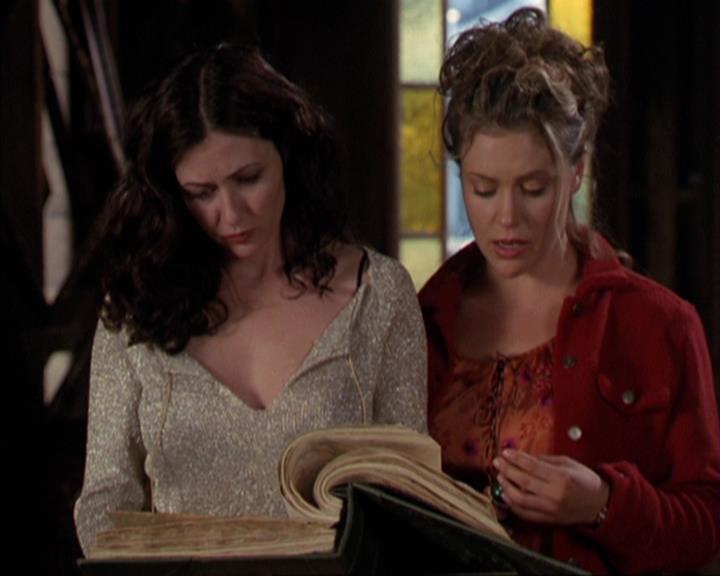Charmed-Online-dot-309CoyotePiper1486.jpg