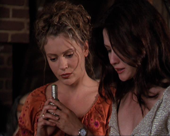 Charmed-Online-dot-309CoyotePiper1702.jpg