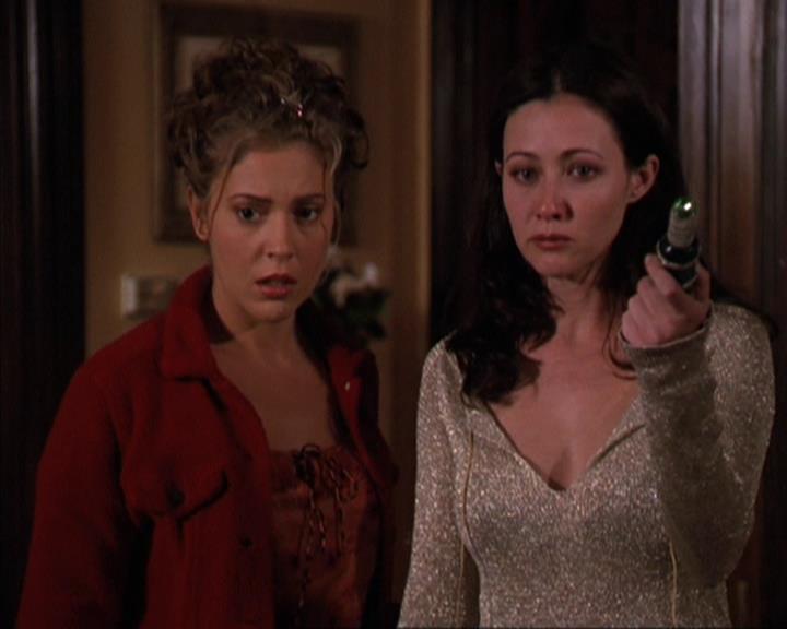 Charmed-Online-dot-309CoyotePiper2121.jpg