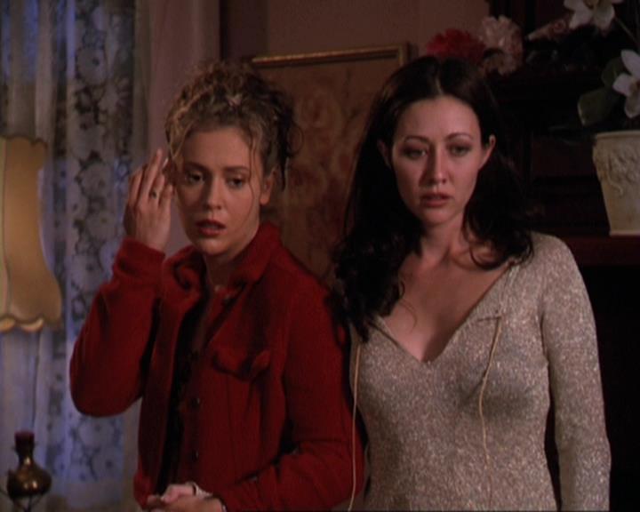 Charmed-Online-dot-309CoyotePiper2185.jpg