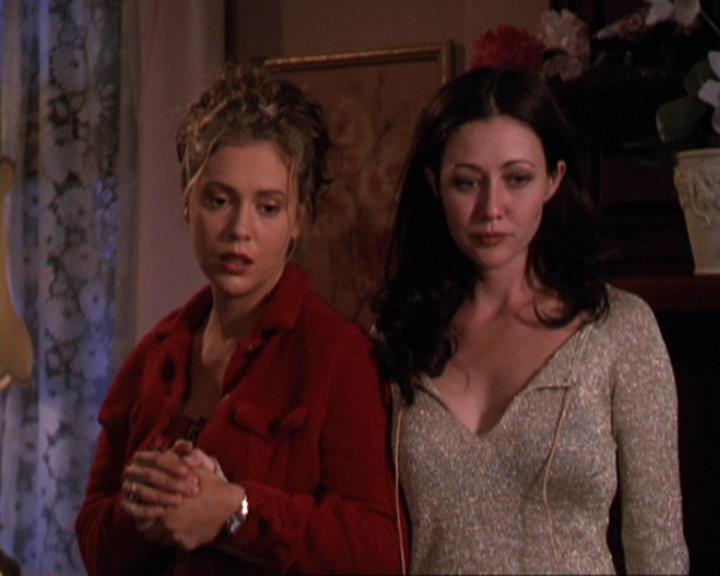 Charmed-Online-dot-309CoyotePiper2187.jpg