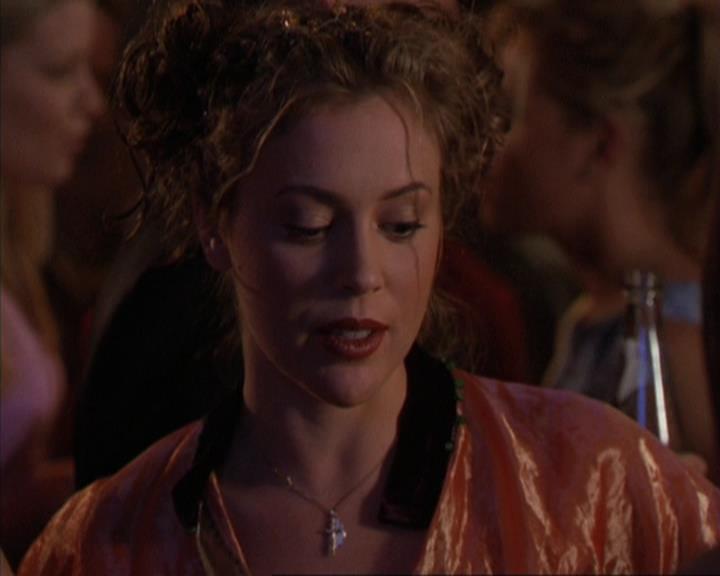 Charmed-Online-dot-310WeAllScreamForIceCream0111.jpg