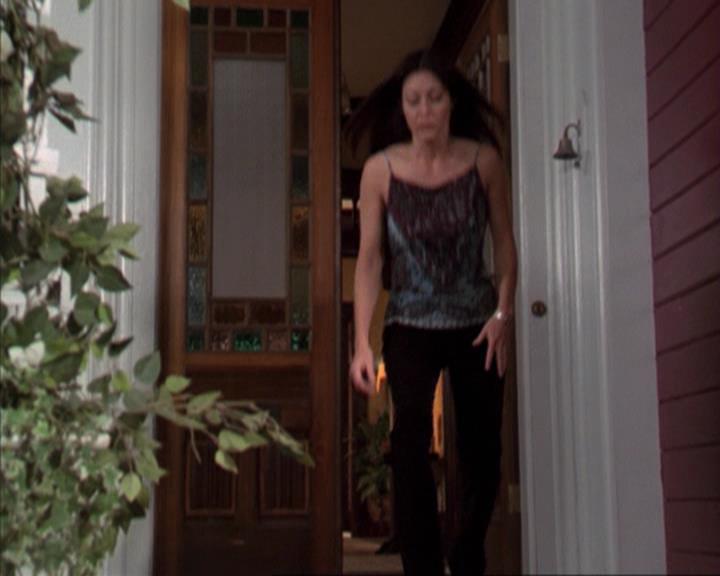 Charmed-Online-dot-310WeAllScreamForIceCream0289.jpg