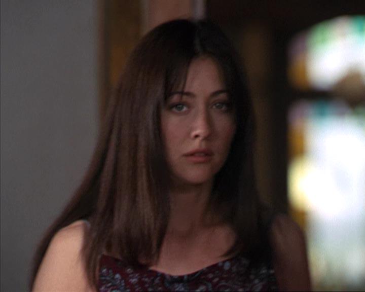 Charmed-Online-dot-310WeAllScreamForIceCream0296.jpg
