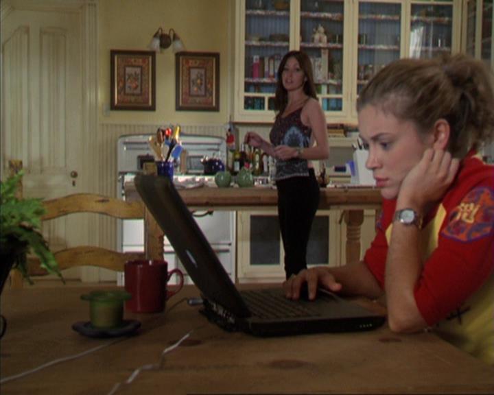 Charmed-Online-dot-310WeAllScreamForIceCream0309.jpg