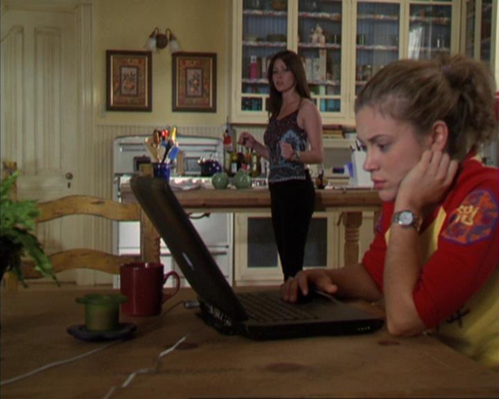 Charmed-Online-dot-310WeAllScreamForIceCream0311.jpg