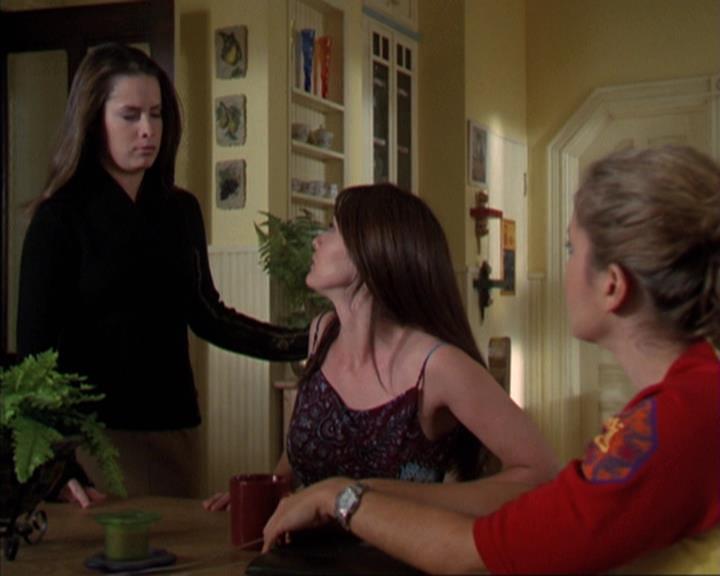 Charmed-Online-dot-310WeAllScreamForIceCream0334.jpg