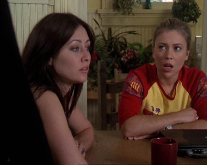 Charmed-Online-dot-310WeAllScreamForIceCream0348.jpg