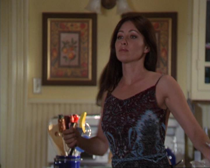 Charmed-Online-dot-310WeAllScreamForIceCream0397.jpg