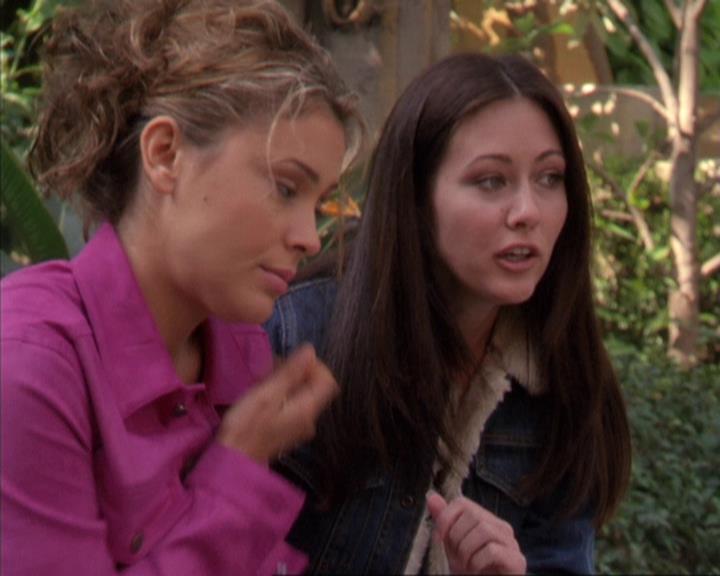 Charmed-Online-dot-310WeAllScreamForIceCream0536.jpg