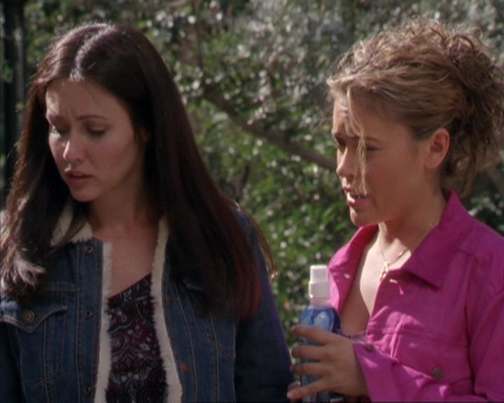 Charmed-Online-dot-310WeAllScreamForIceCream0598.jpg