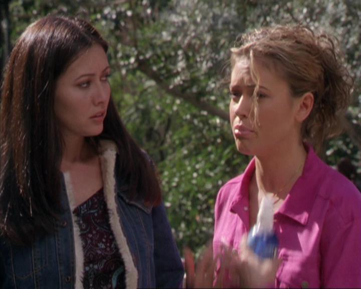 Charmed-Online-dot-310WeAllScreamForIceCream0605.jpg