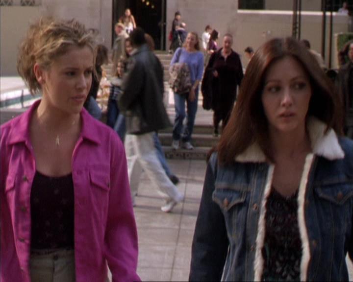 Charmed-Online-dot-310WeAllScreamForIceCream0629.jpg