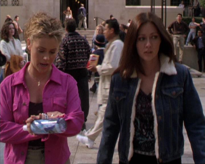 Charmed-Online-dot-310WeAllScreamForIceCream0631.jpg