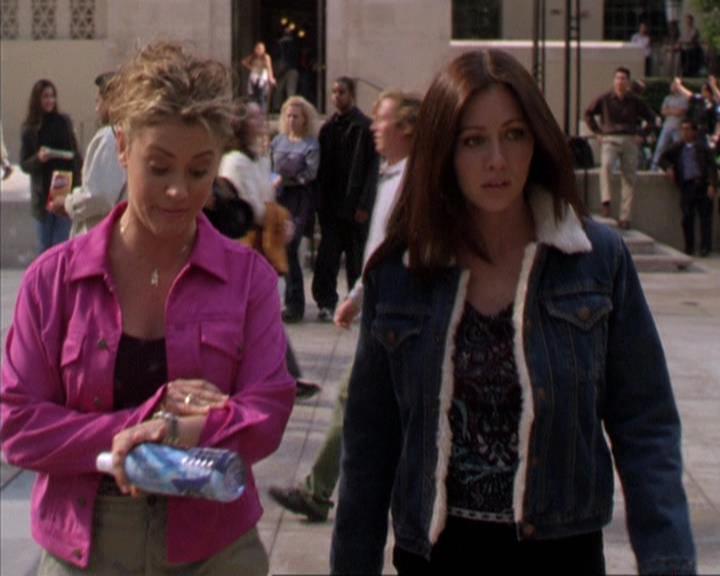 Charmed-Online-dot-310WeAllScreamForIceCream0632.jpg