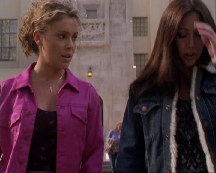 Charmed-Online-dot-310WeAllScreamForIceCream0635.jpg