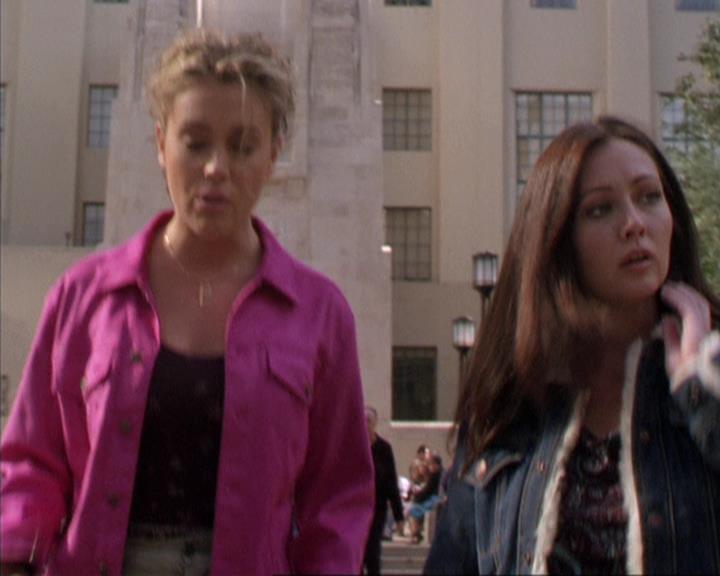 Charmed-Online-dot-310WeAllScreamForIceCream0636.jpg