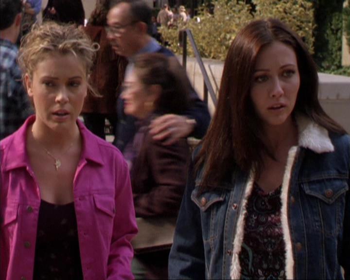 Charmed-Online-dot-310WeAllScreamForIceCream0642.jpg